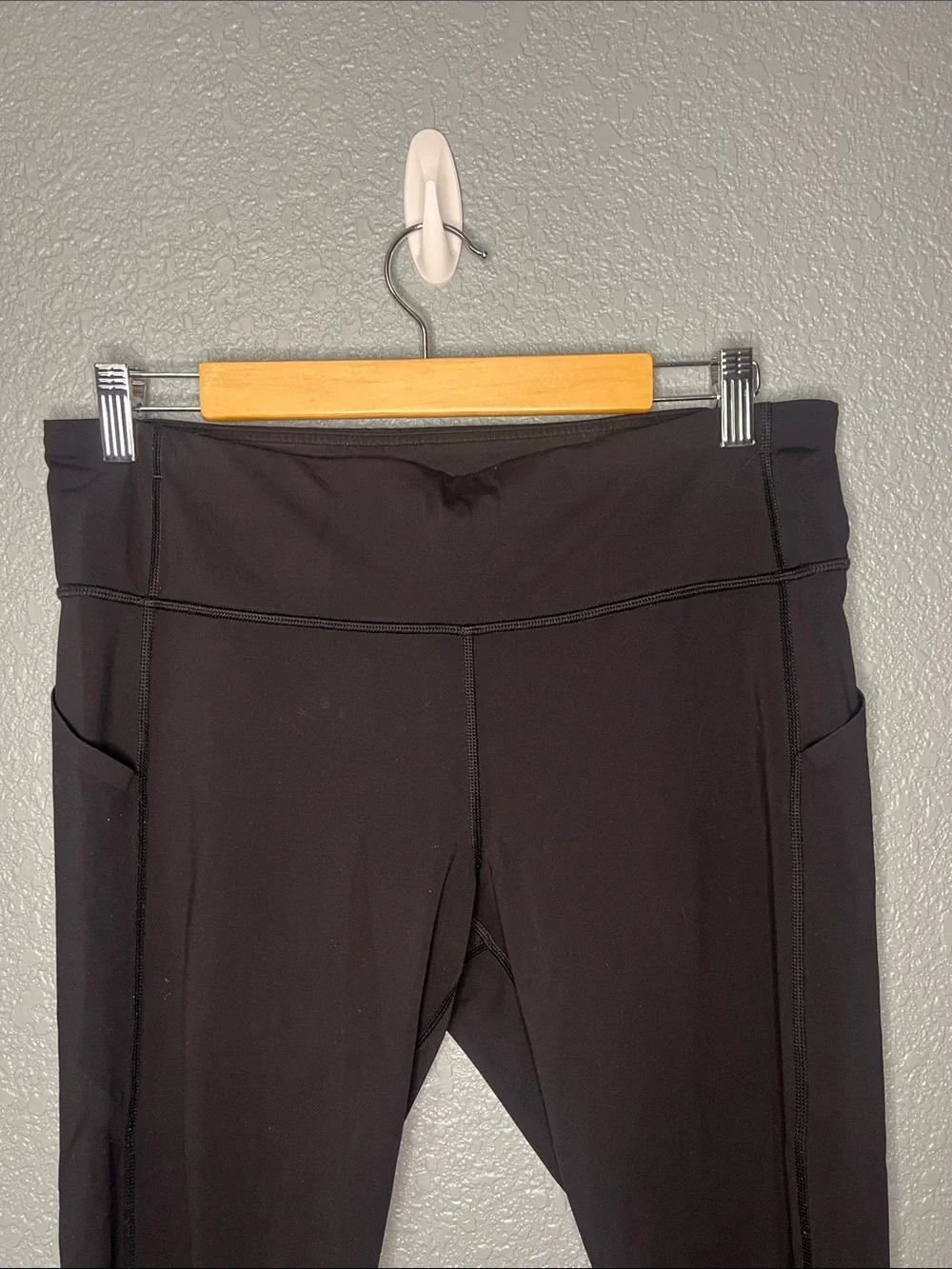 Lululemon Size 10 Pace Rival Crop 22